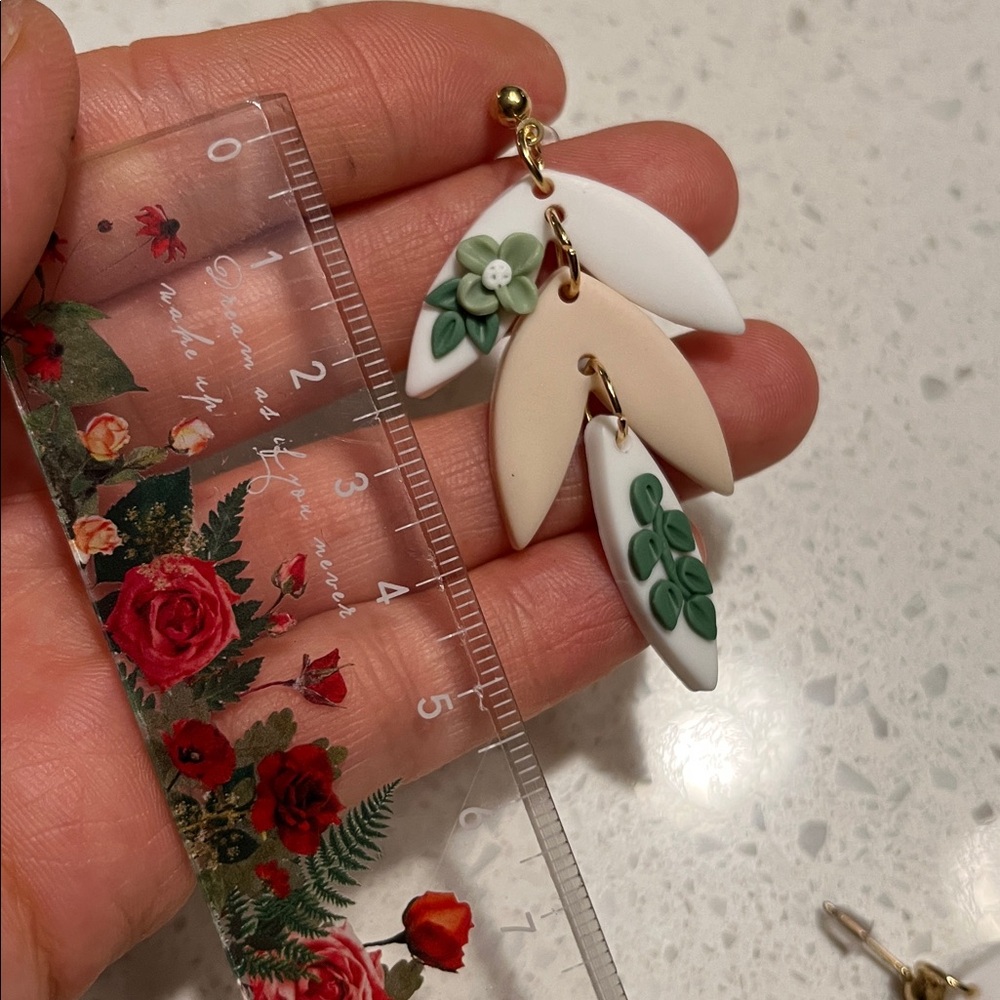 Elegant Pink and White Leaf drop‎ Earrings - Picture 3 of 10